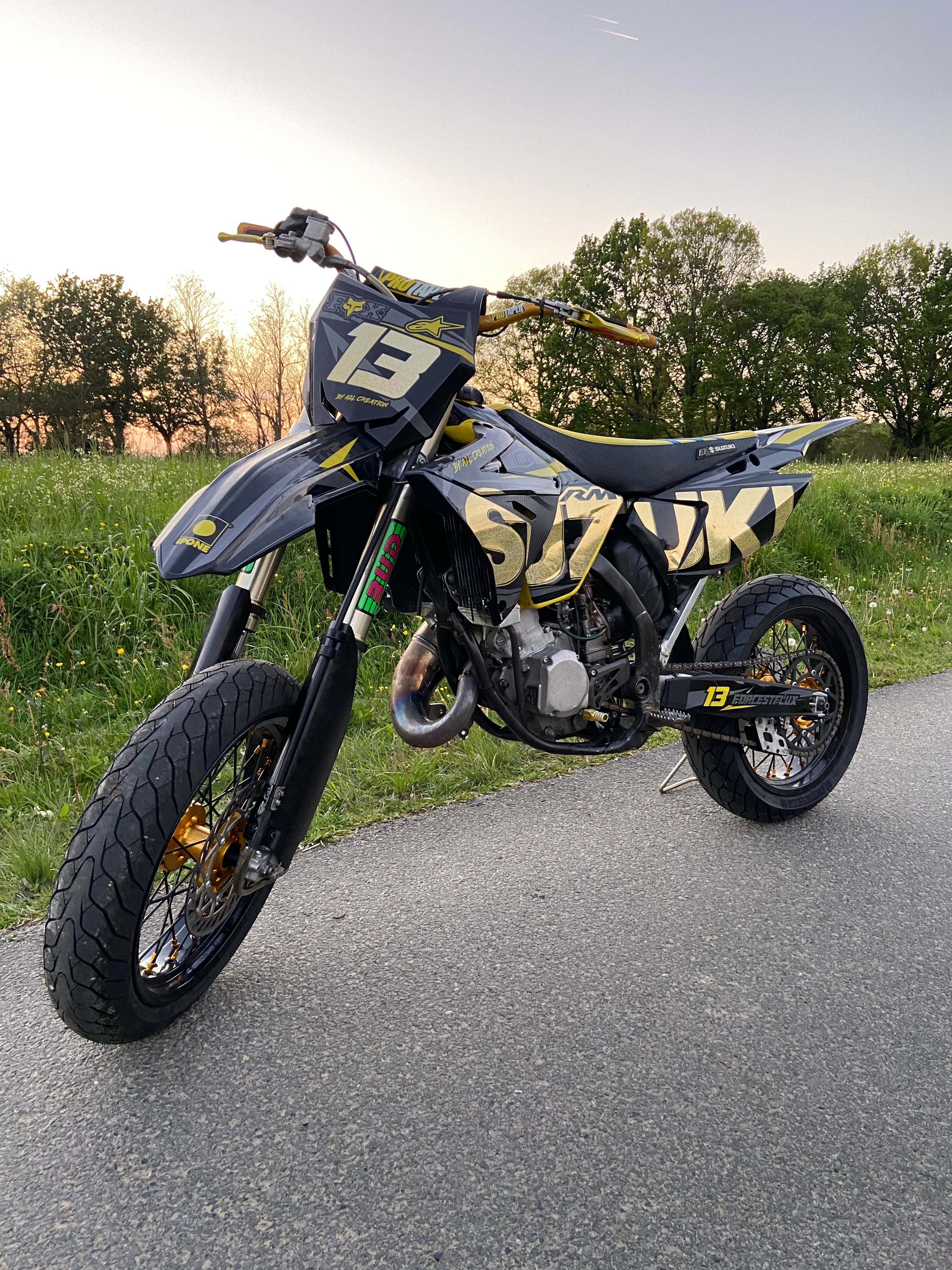 KIT DECO ENDURO SUPERMOTARD 100% PERSONNALISÉ A2L CRÉATION